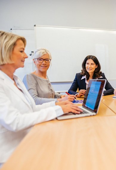 Hochschulvertreter am runden Tisch