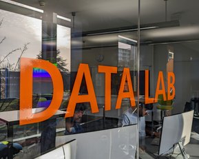 Data Lab Bild Studierende