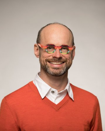 Portrait photo of Douglas Keith