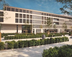 Moderne Architektur eines Gebäudes mit großen Fenstern, umgeben von gepflegten Grünflächen und Bäumen.